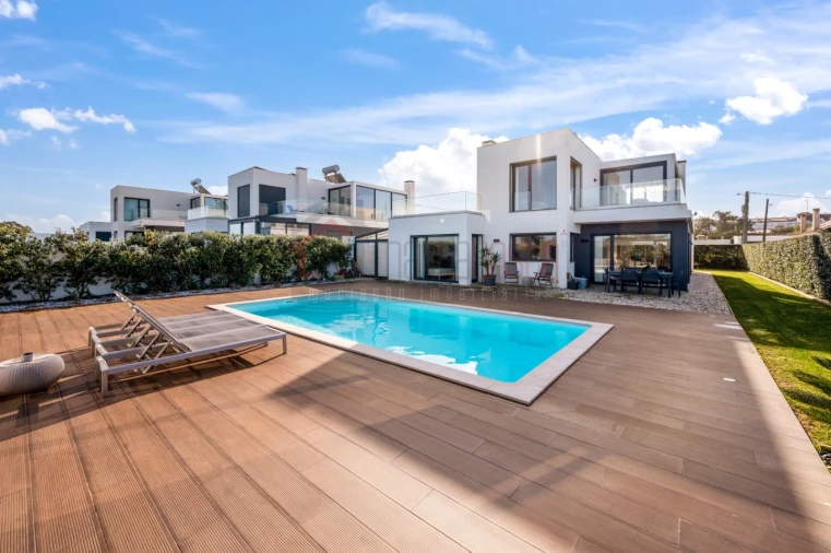 Moradia T3 para Venda em Atouguia da Baleia Foto 2