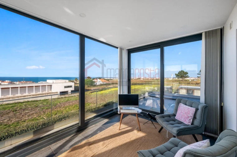 Moradia T3 para Venda em Atouguia da Baleia Foto 36