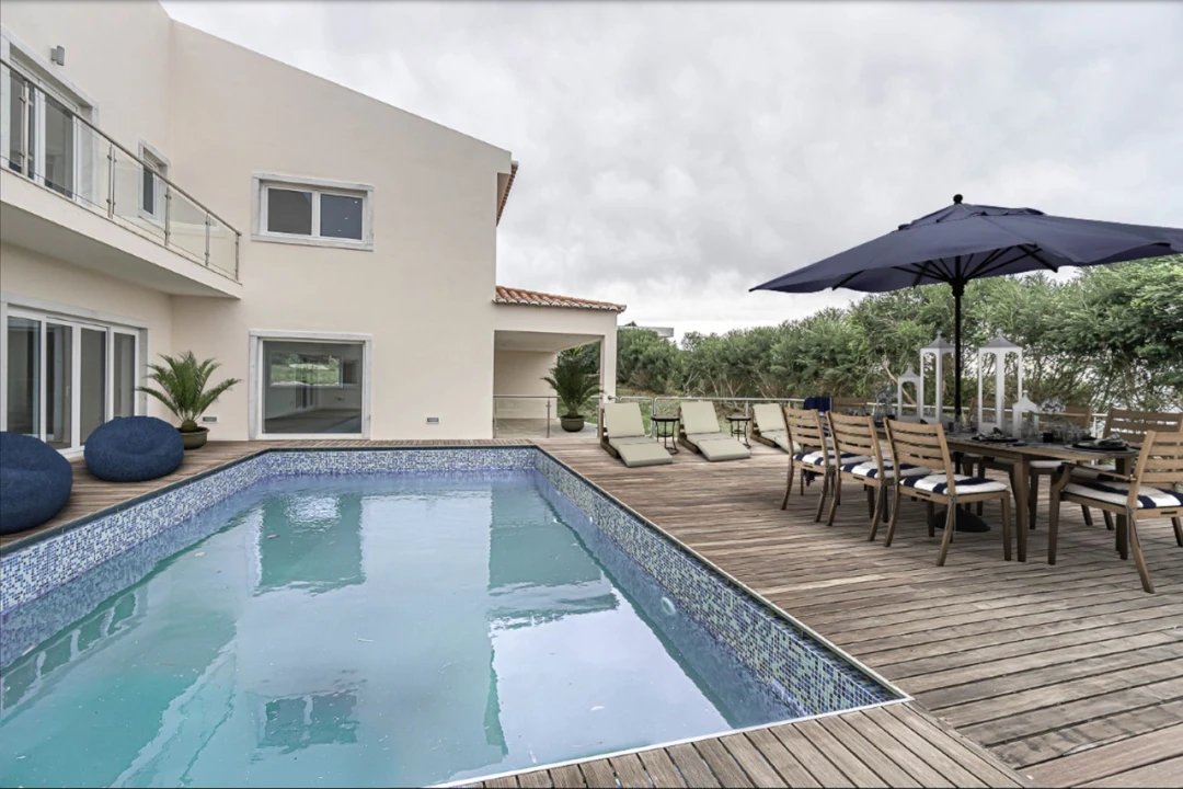 Moradia T4 para Venda em Queluz e Belas Foto 1