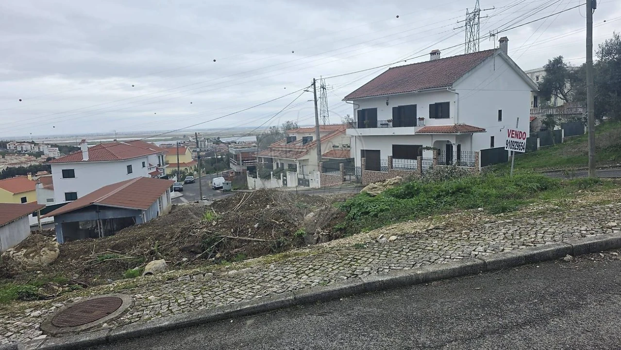 Terreno para Venda em Alhandra, São João dos Montes e Calhandriz Foto 1