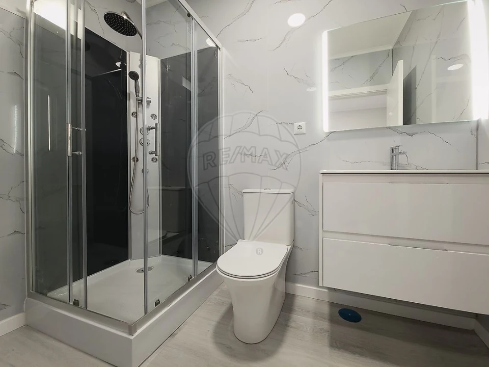 Apartamento T2 para Venda em Oeiras e São Julião da Barra, Paço de Arcos e Caxias Foto 9