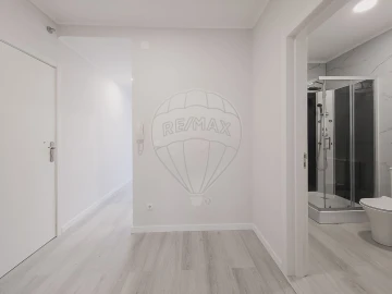 Apartamento T2 para Venda em Oeiras e São Julião da Barra, Paço de Arcos e Caxias