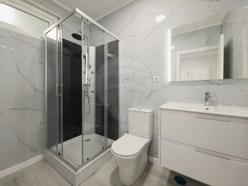 Apartamento T2 para Venda em Oeiras e São Julião da Barra, Paço de Arcos e Caxias
