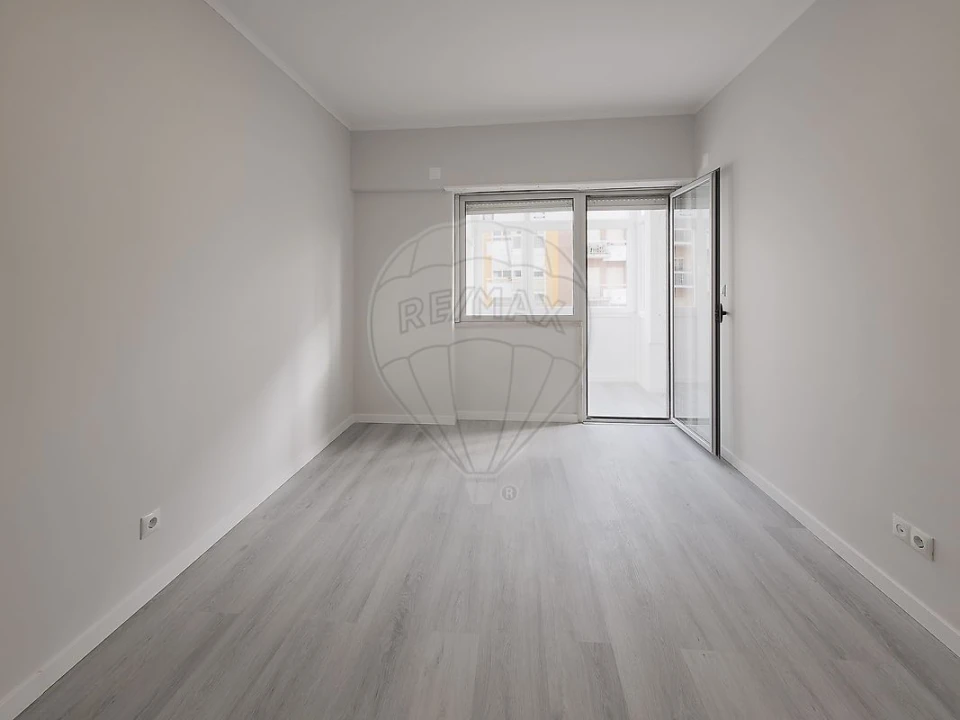 Apartamento T2 para Venda em Oeiras e São Julião da Barra, Paço de Arcos e Caxias Foto 4