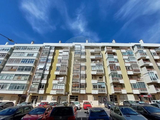 Apartamento T2 para Venda em Oeiras e São Julião da Barra, Paço de Arcos e Caxias