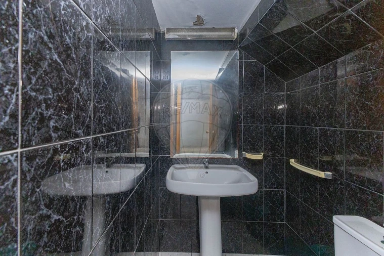 Garagem para Arrendamento em Campanhã Foto 14