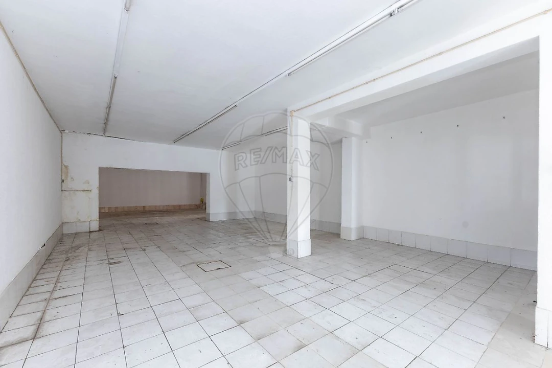 Garagem para Arrendamento em Campanhã Foto 8