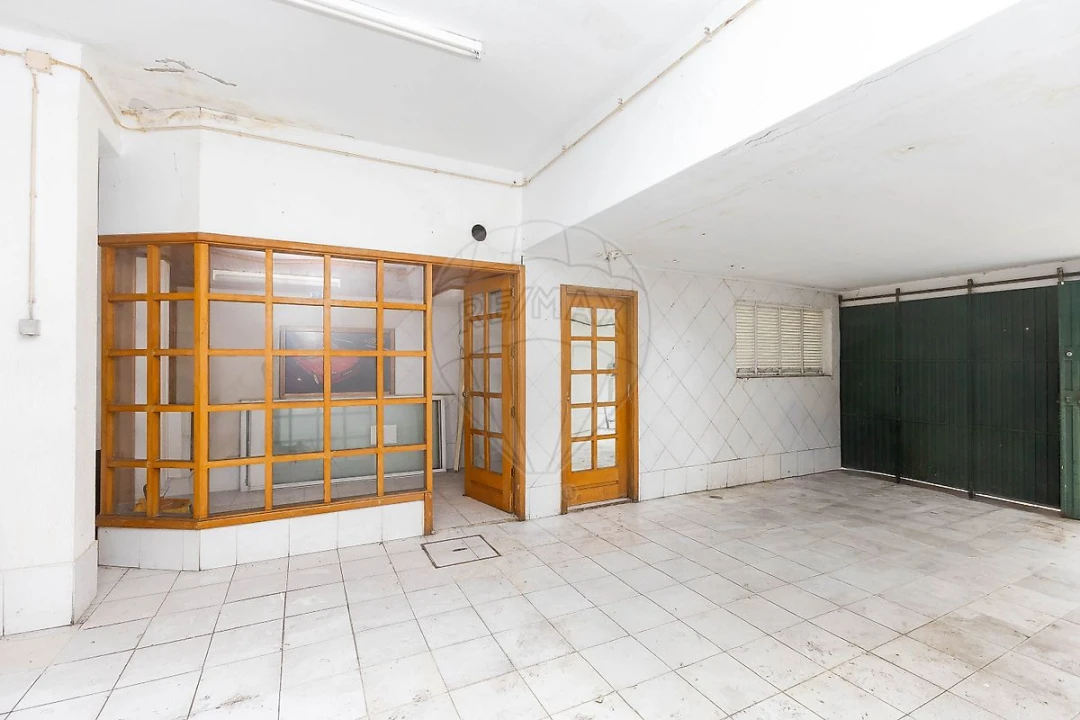 Garagem para Arrendamento em Campanhã Foto 13