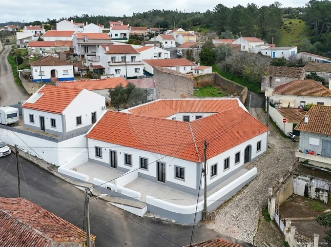 Moradia T2 para Venda em Santa Maria, São Pedro e Matacães Foto 1