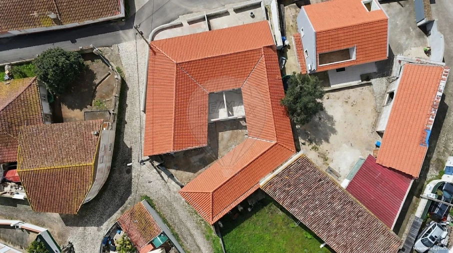 Moradia T2 para Venda em Santa Maria, São Pedro e Matacães Foto 2