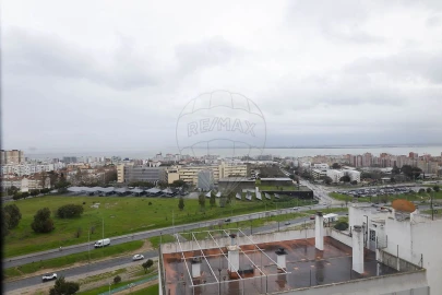 Apartamento T4 para Arrendamento em Marvila