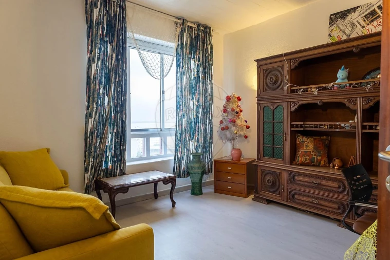Apartamento T4 para Arrendamento em Marvila Foto 4