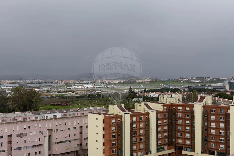 Apartamento T4 para Arrendamento em Marvila Foto 2