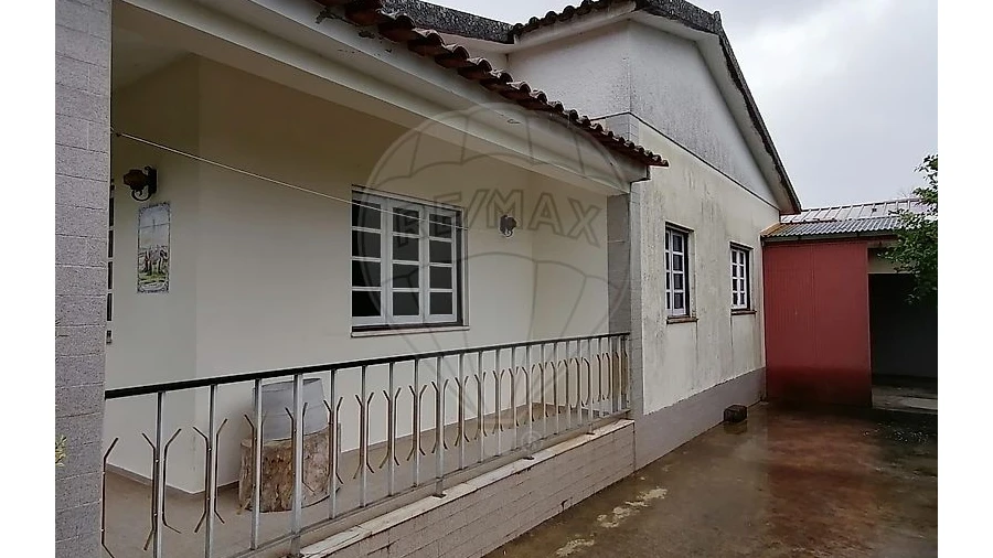 Moradia T3 para Venda em Bustos, Troviscal e Mamarrosa