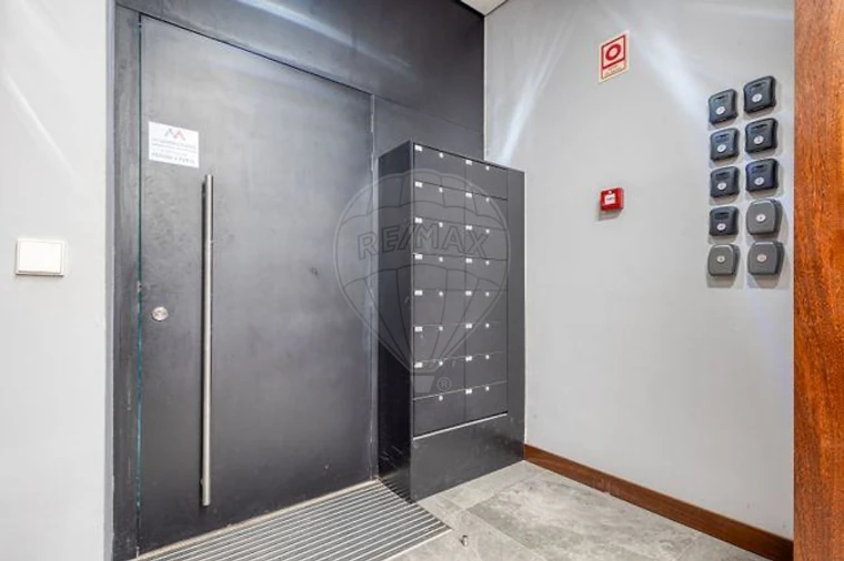 Apartamento T1 para Arrendamento em Santa Marinha e São Pedro da Afurada Foto 10