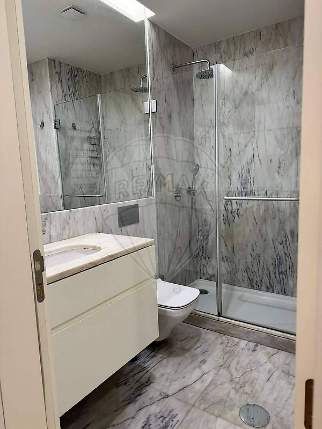 Apartamento T1 para Arrendamento em Santa Marinha e São Pedro da Afurada Foto 7