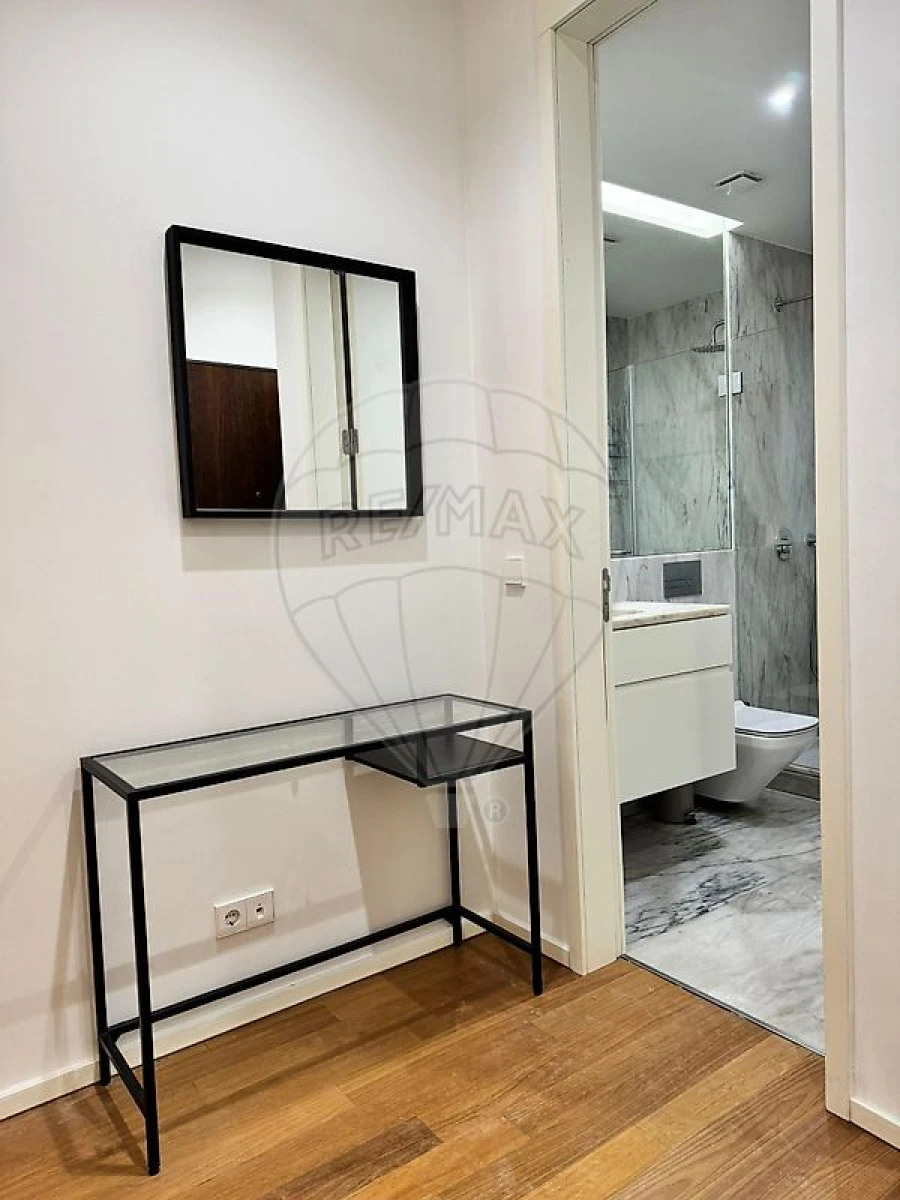 Apartamento T1 para Arrendamento em Santa Marinha e São Pedro da Afurada Foto 3