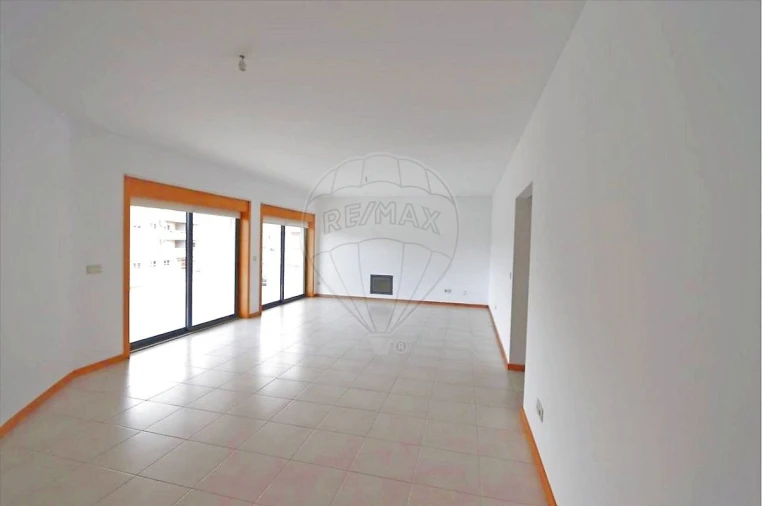 Apartamento T4 para Venda em Pinhal Novo Foto 4