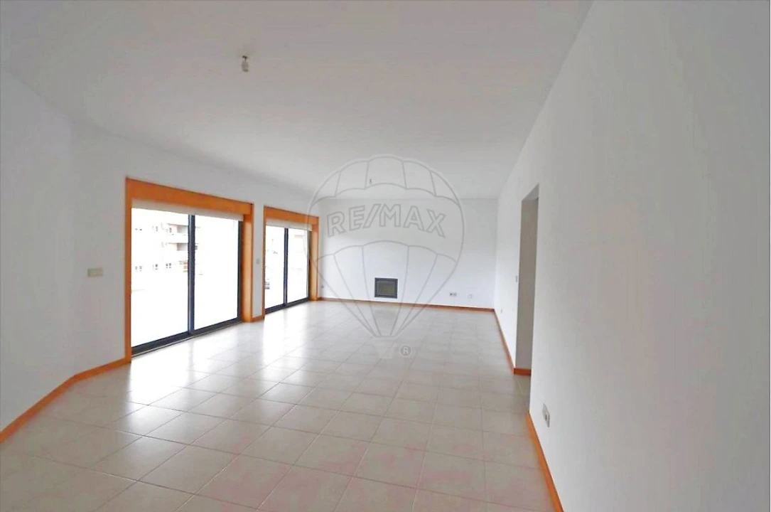 Apartamento T4 para Venda em Pinhal Novo Foto 4