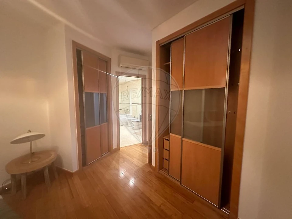 Apartamento T3 para Arrendamento em Odivelas Foto 9