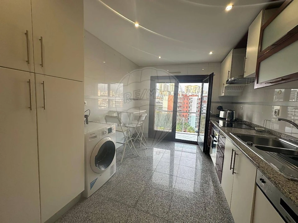 Apartamento T3 para Arrendamento em Odivelas Foto 6