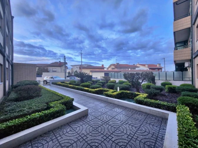 Apartamento T2 para Venda em Folgosa Foto 11