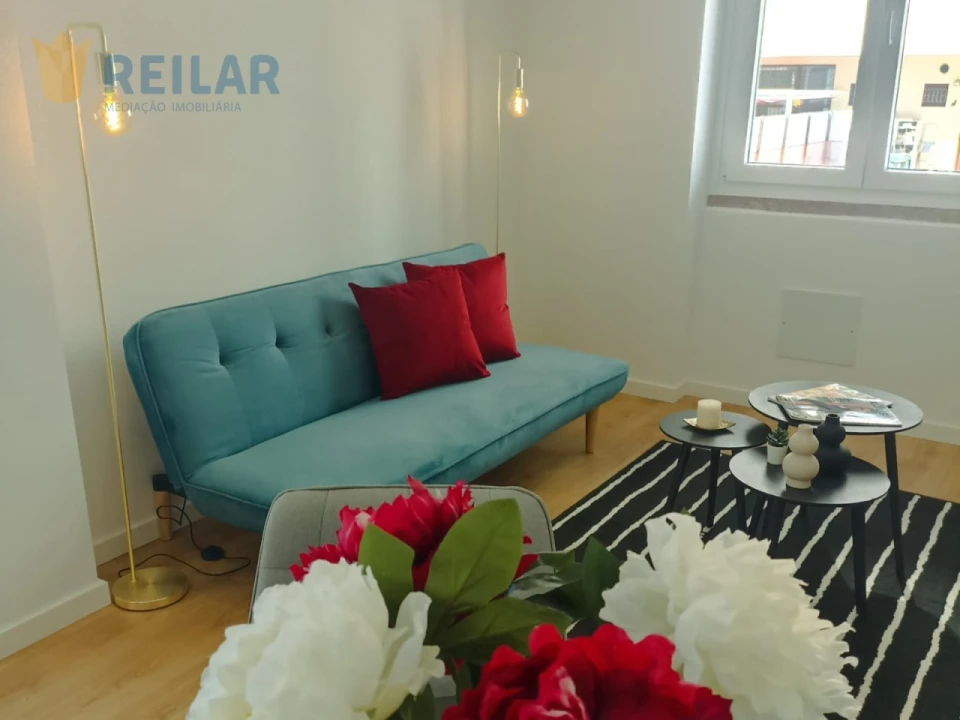 Apartamento T2 para Venda em Benfica Foto 3