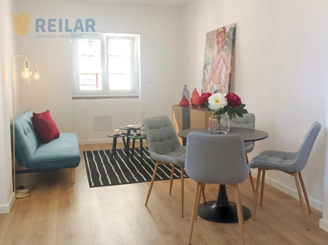 Apartamento T2 para Venda em Benfica Foto 2