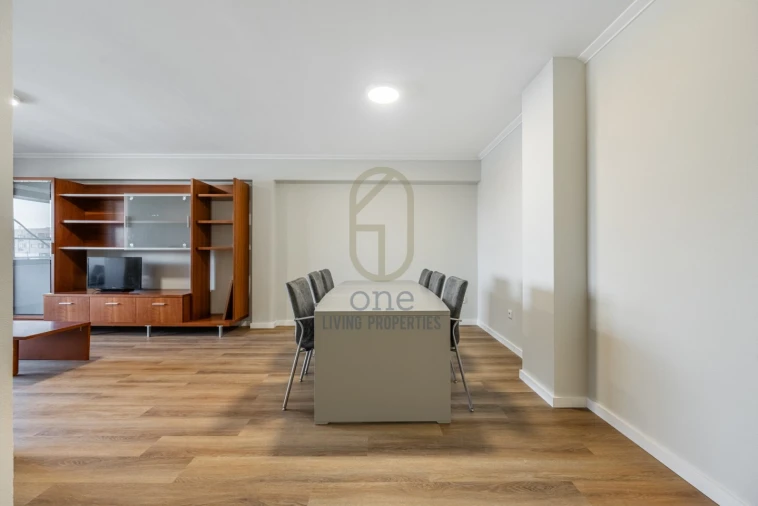 Apartamento T3 para Venda em Paranhos Foto 3