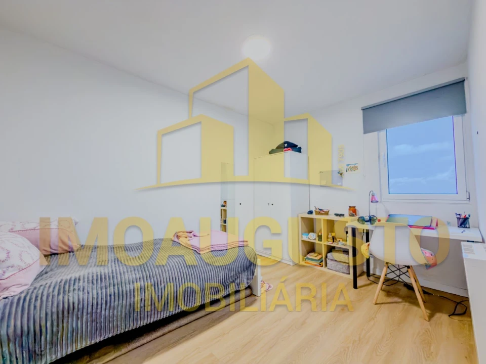 Apartamento T4 para Venda em Guarda Foto 5