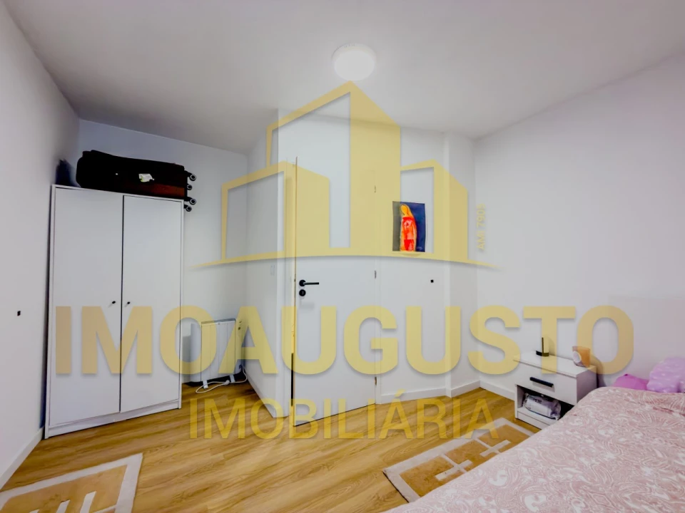 Apartamento T4 para Venda em Guarda Foto 10