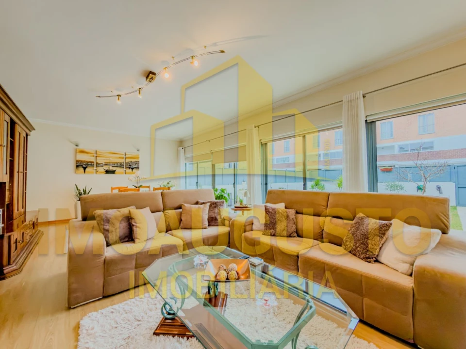 Moradia T4 para Venda em Seia, São Romão e Lapa dos Dinheiros Foto 3