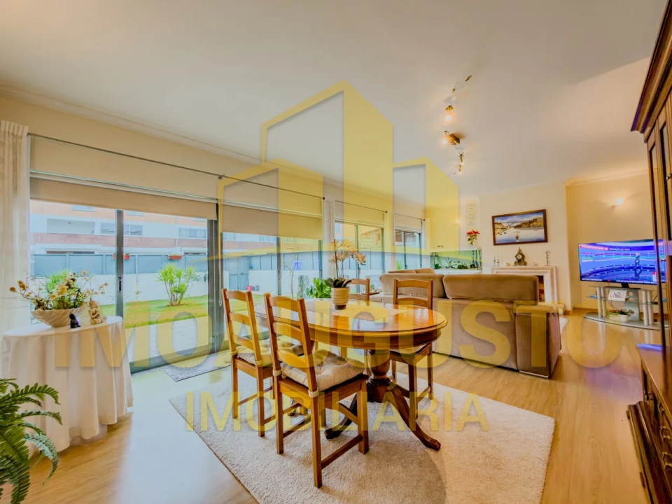 Moradia T4 para Venda em Seia, São Romão e Lapa dos Dinheiros Foto 5