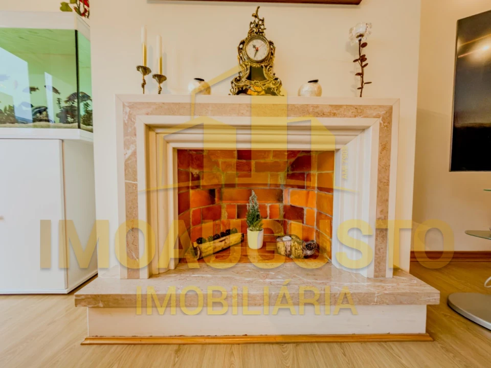 Moradia T4 para Venda em Seia, São Romão e Lapa dos Dinheiros Foto 6