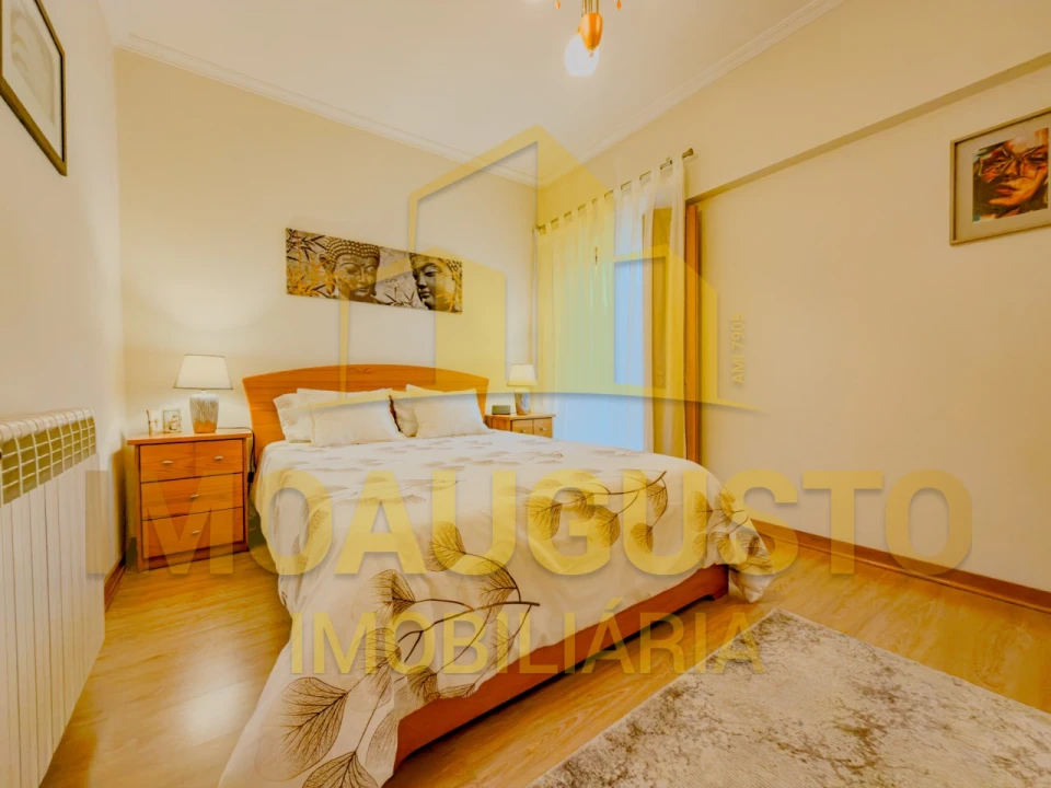 Moradia T4 para Venda em Seia, São Romão e Lapa dos Dinheiros Foto 12