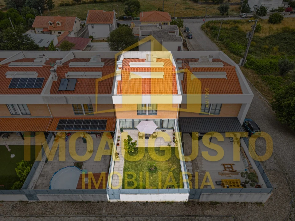 Moradia T4 para Venda em Seia, São Romão e Lapa dos Dinheiros Foto 4