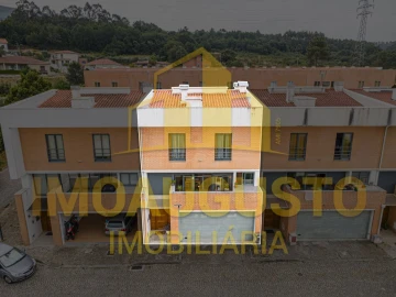 Moradia T4 para Venda em Seia, São Romão e Lapa dos Dinheiros