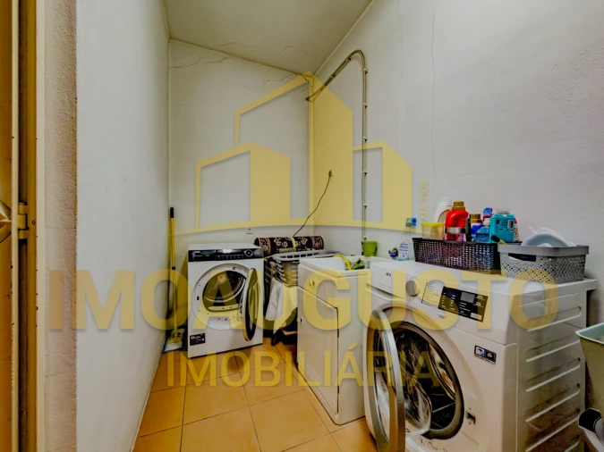 Moradia T4 para Venda em Seia, São Romão e Lapa dos Dinheiros Foto 14