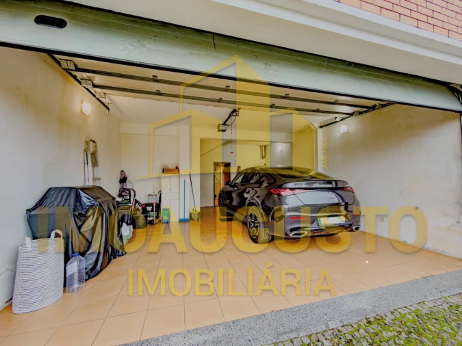 Moradia T4 para Venda em Seia, São Romão e Lapa dos Dinheiros Foto 16