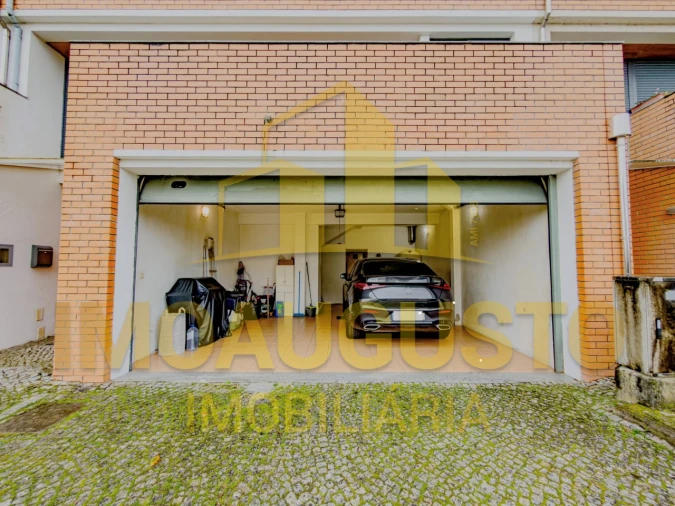 Moradia T4 para Venda em Seia, São Romão e Lapa dos Dinheiros Foto 17