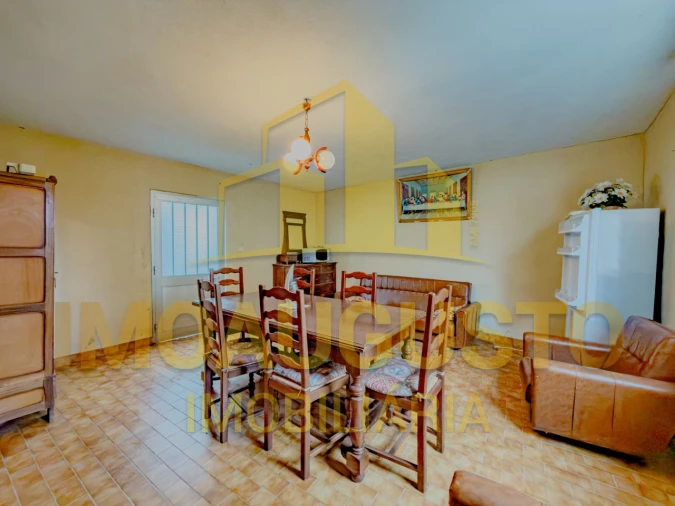 Moradia T2 para Venda em Aldeia Velha Foto 5