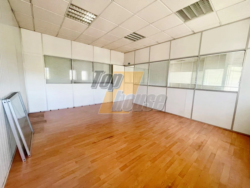 Armazém para Arrendamento em Seixal, Arrentela e Aldeia de Paio Pires Foto 8