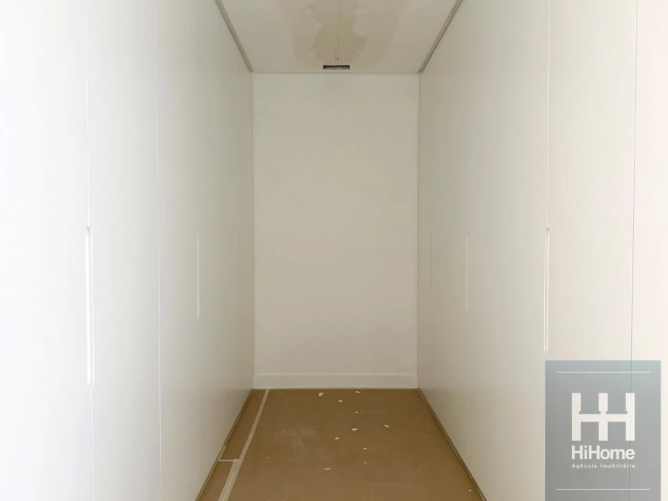 Apartamento T2 para Venda em Camara de Lobos Foto 19