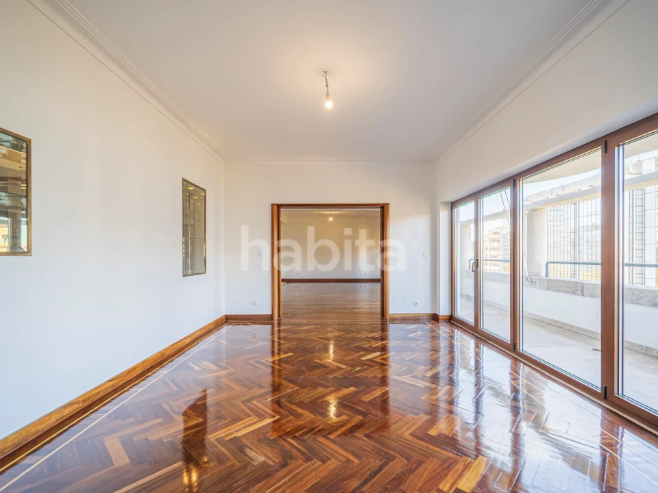 Apartamento T4 para Arrendamento em Avenidas Novas Foto 4