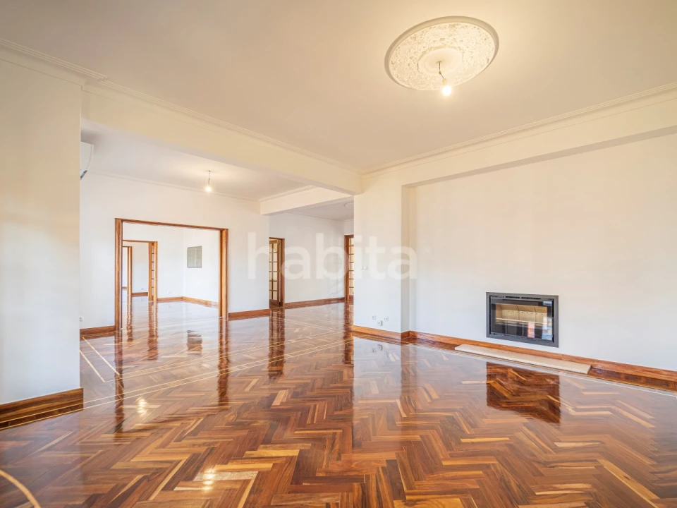 Apartamento T4 para Arrendamento em Avenidas Novas Foto 14