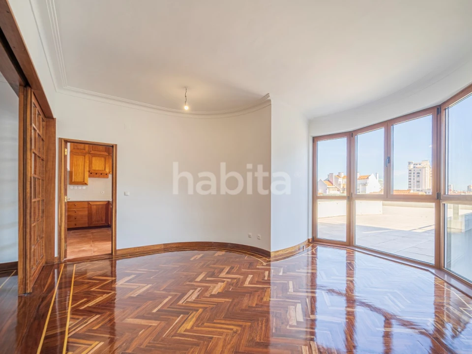 Apartamento T4 para Arrendamento em Avenidas Novas Foto 16