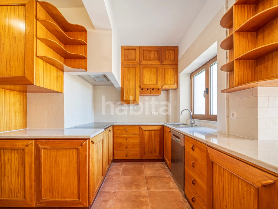 Apartamento T4 para Arrendamento em Avenidas Novas Foto 19