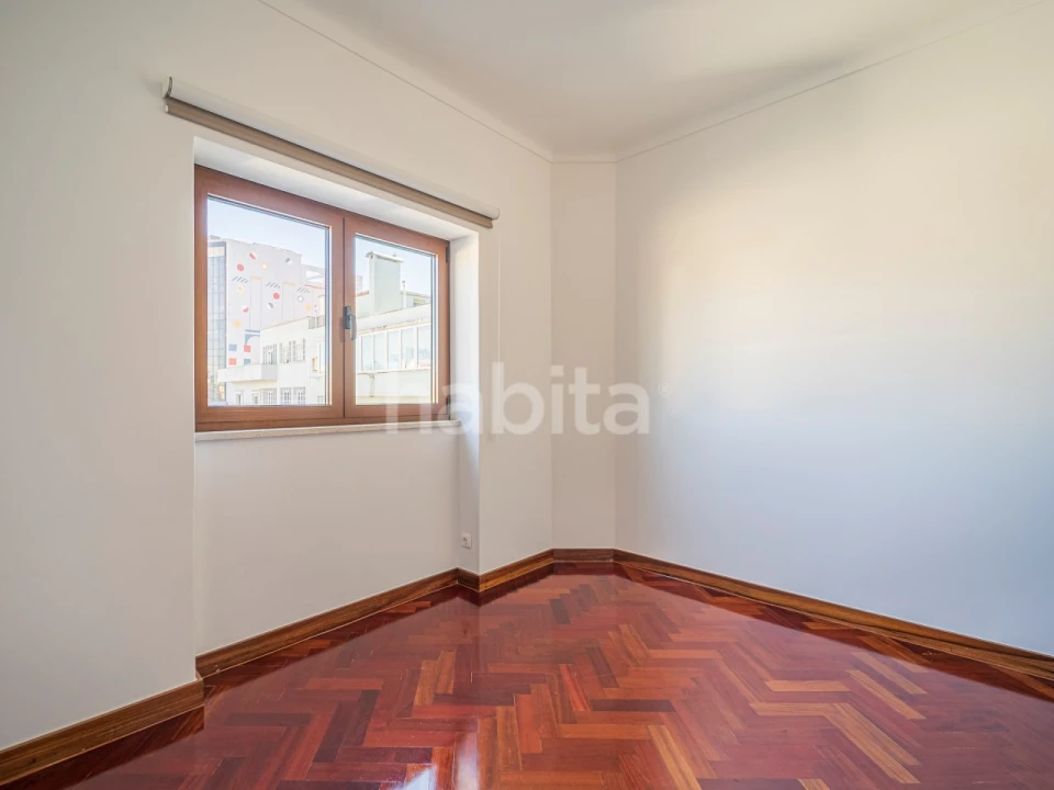 Apartamento T4 para Arrendamento em Avenidas Novas Foto 27