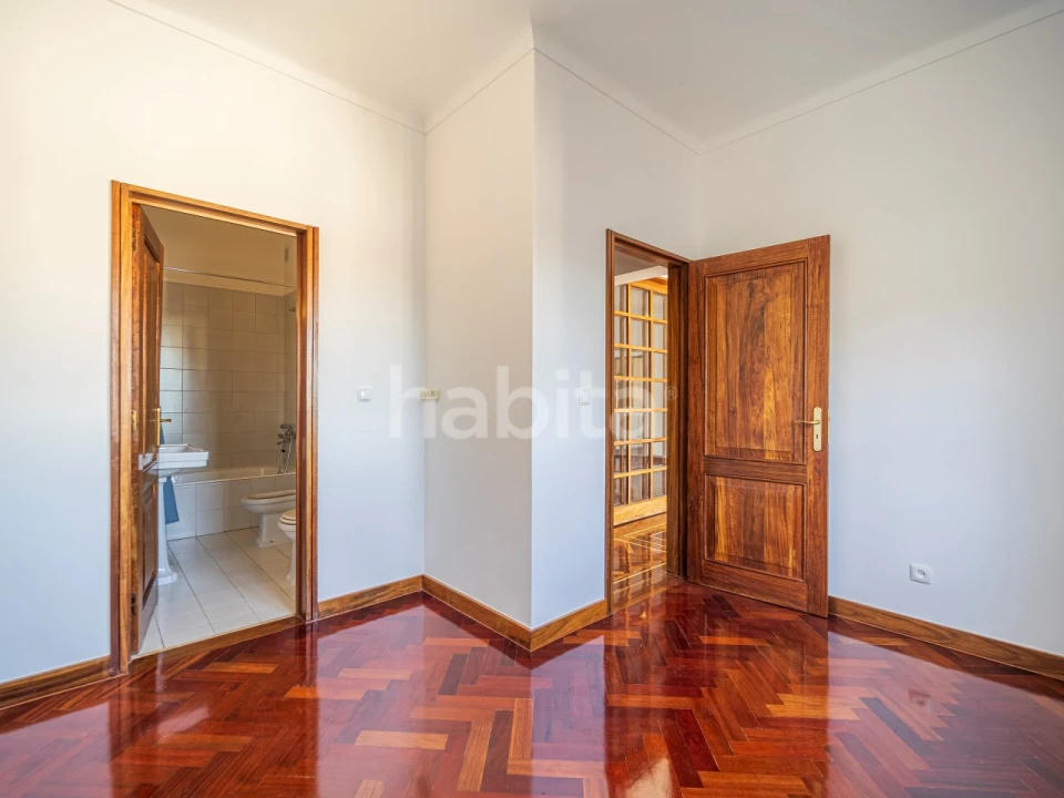 Apartamento T4 para Arrendamento em Avenidas Novas Foto 28