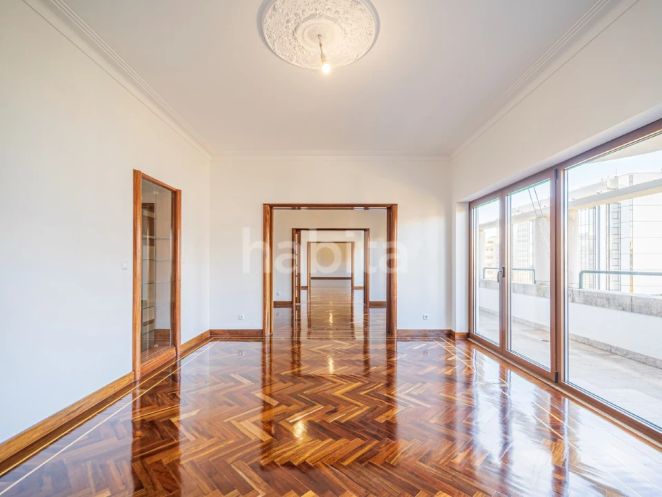 Apartamento T4 para Arrendamento em Avenidas Novas Foto 33